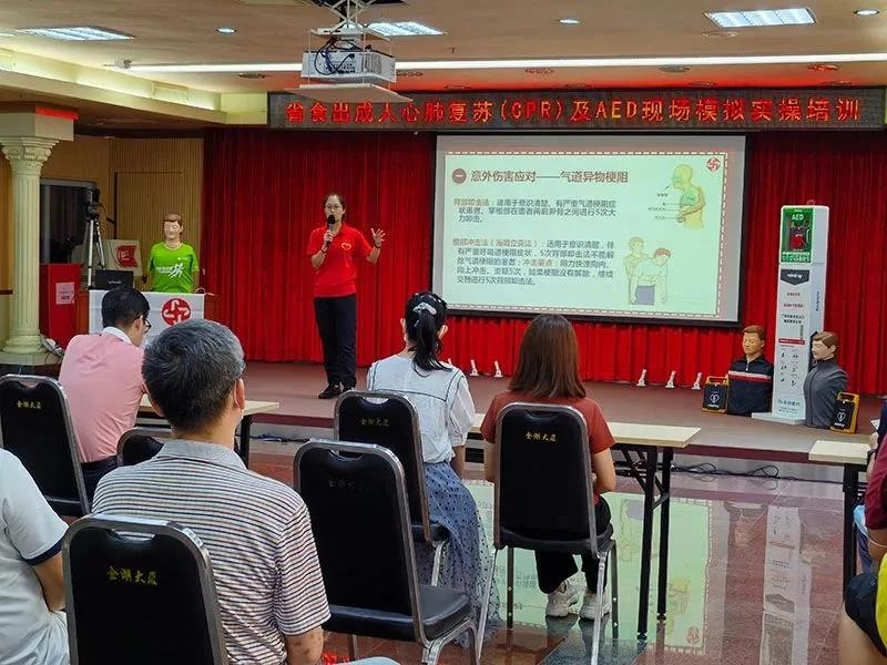 學黨史 辦實事 | 學史力行懷“三心” 關愛員工有“三度”