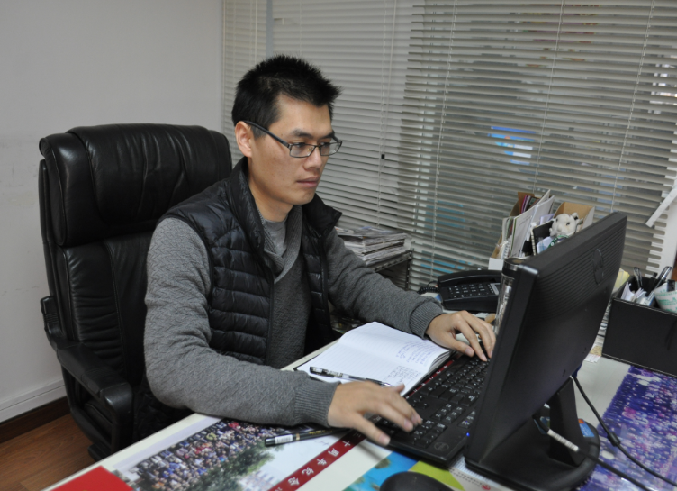 【“五四青年談”系列報道之五】逆境尋機 外貿先鋒的破局“組合拳” ——記省外貿開發業務四部經理李福建