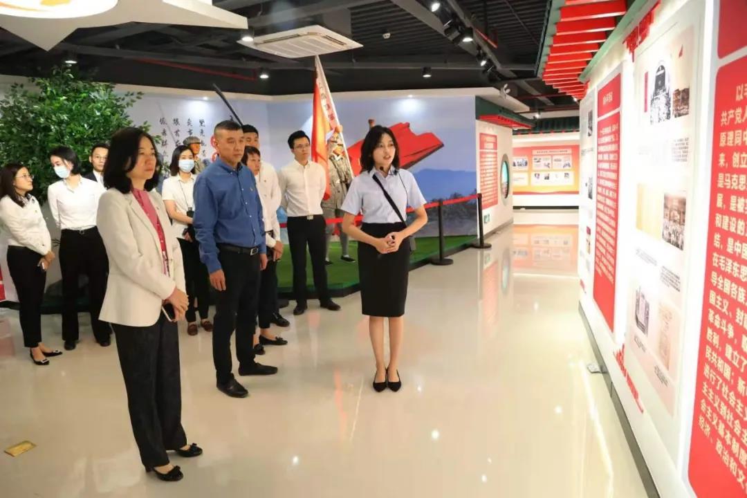 廣新集團辦公室黨支部與保利國貿黨支部開展共建活動