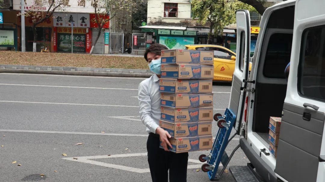 心系抗疫一線 彰顯國企擔當 一一省食品以實際行動助力抗疫一線 心系抗疫一線 彰顯國企擔當 一一省食品以實際行動助力抗疫一線