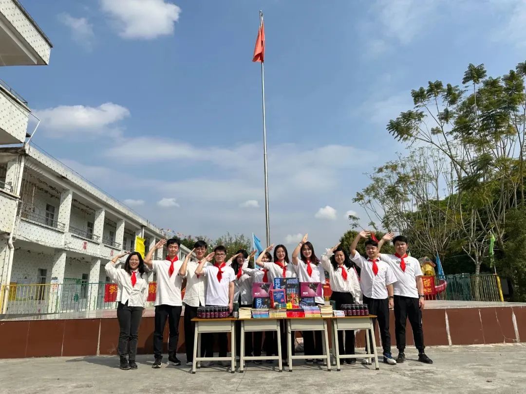 廣新集團所屬絲紡集團開展學雷鋒主題月系列活動