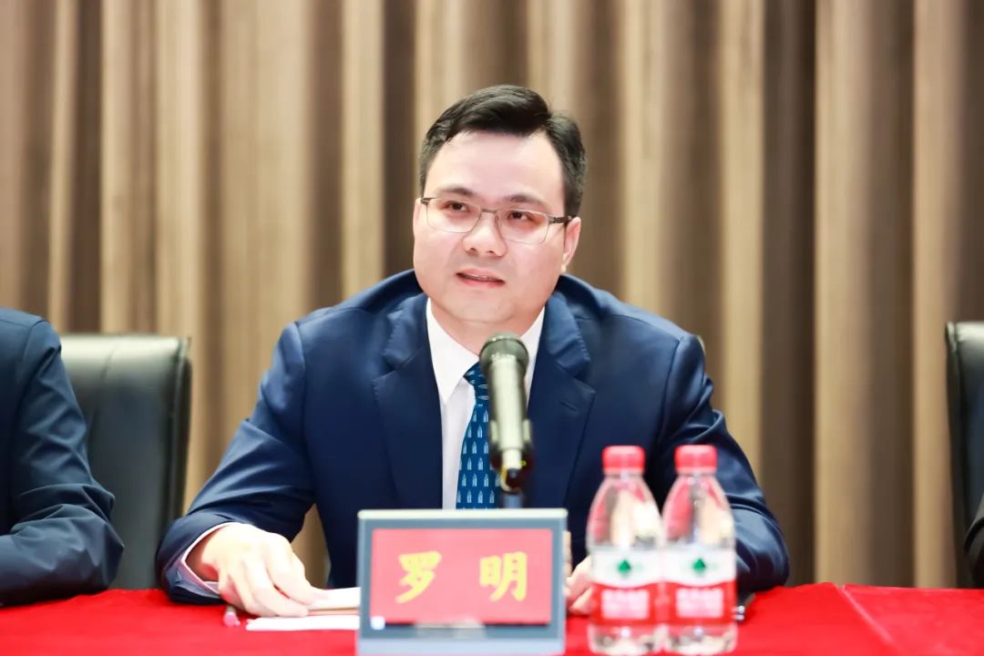 繼往開來再出發!廣新集團所屬省廣集團新一屆管理團隊正式亮相 繼往開來再出發!廣新集團所屬省廣集團新一屆管理團隊正式亮相