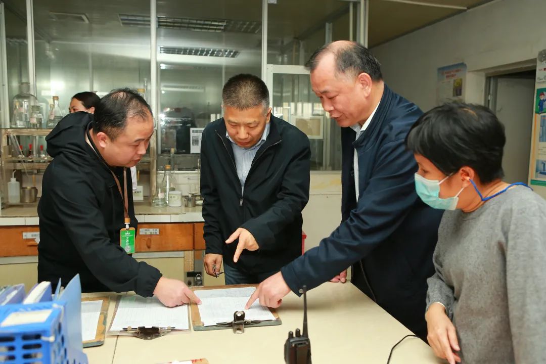 集團黨委副書記、總經理白明韶到廣青科技、星湖科技慰問一線員工