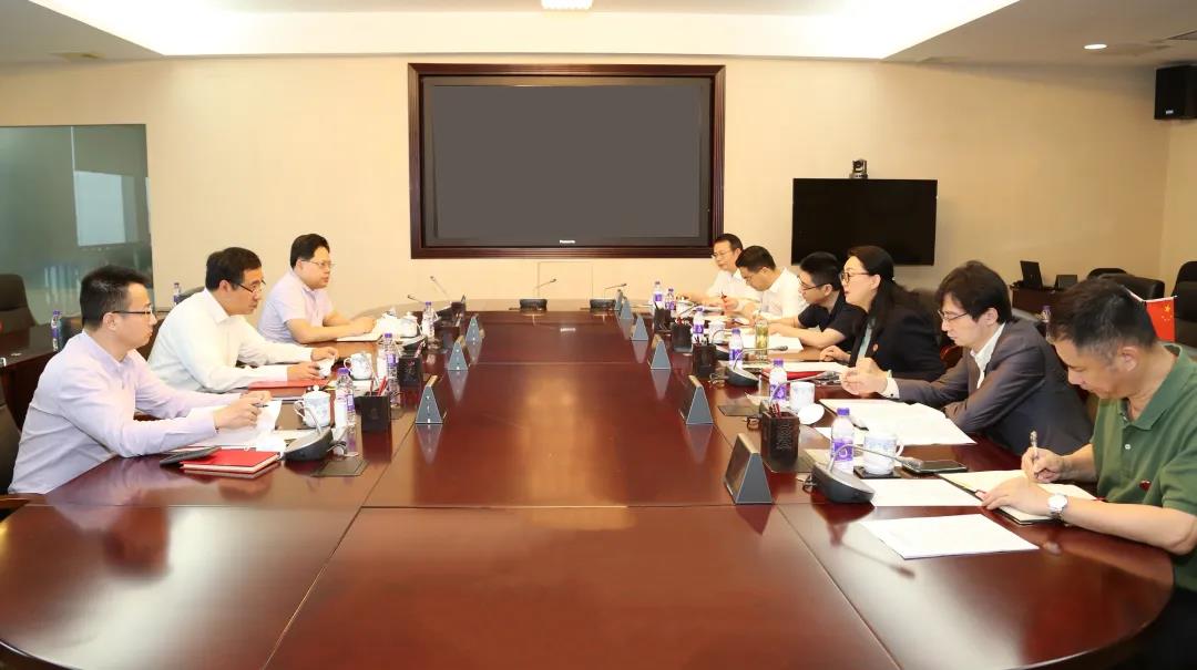 省地方金融監管局局長于海平一行蒞臨集團調研 省地方金融監管局局長于海平一行蒞臨集團調研
